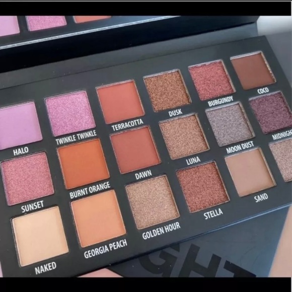 NEW KAB Cosmetics Day + Night Smokey Eyes Eyeshadow Palette - Picture 7 of 9